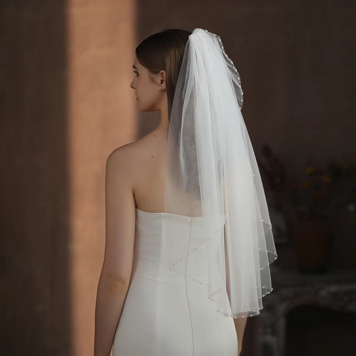 Exquisite One-Layer Bridal Veil with Crystal-Pearl Edging in White Tulle - Wedding Accessory."