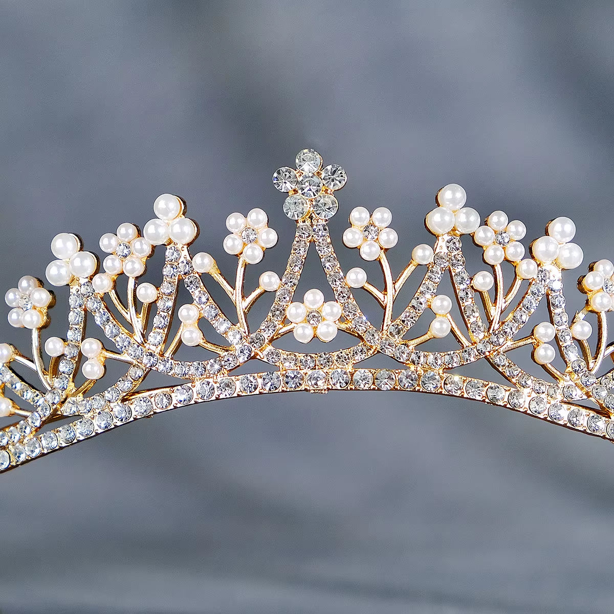 Elegant Sparkly Wedding Tiara For Brides
