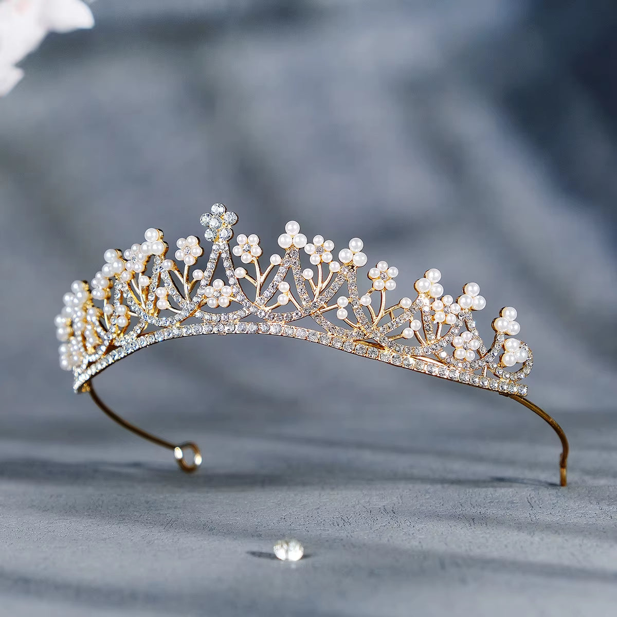 Elegant Sparkly Wedding Tiara For Brides