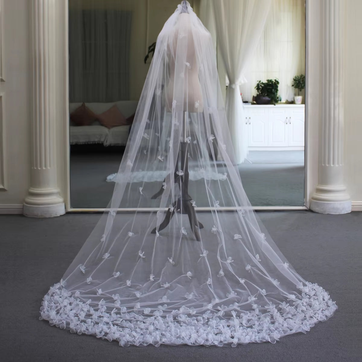 One-Layer Soft Tulle with Cut Edge and Appliqué, Long Train White Wedding Veil with Comb