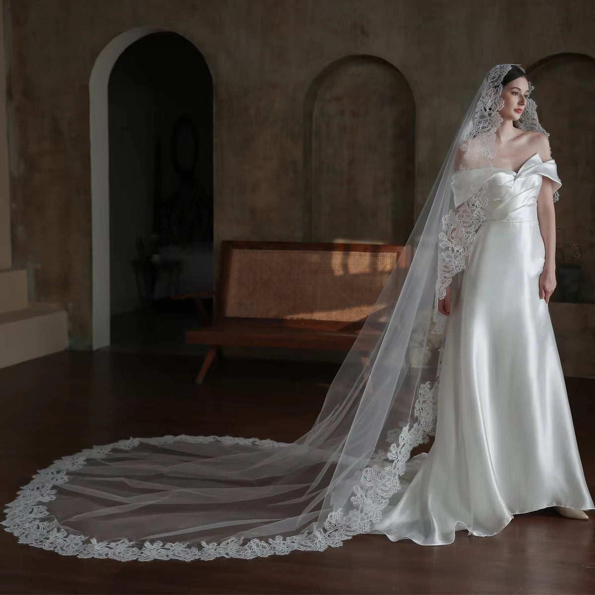 Luxury Royal Wedding Bridal Cathedral Veil One-Layer Lace Appliqued