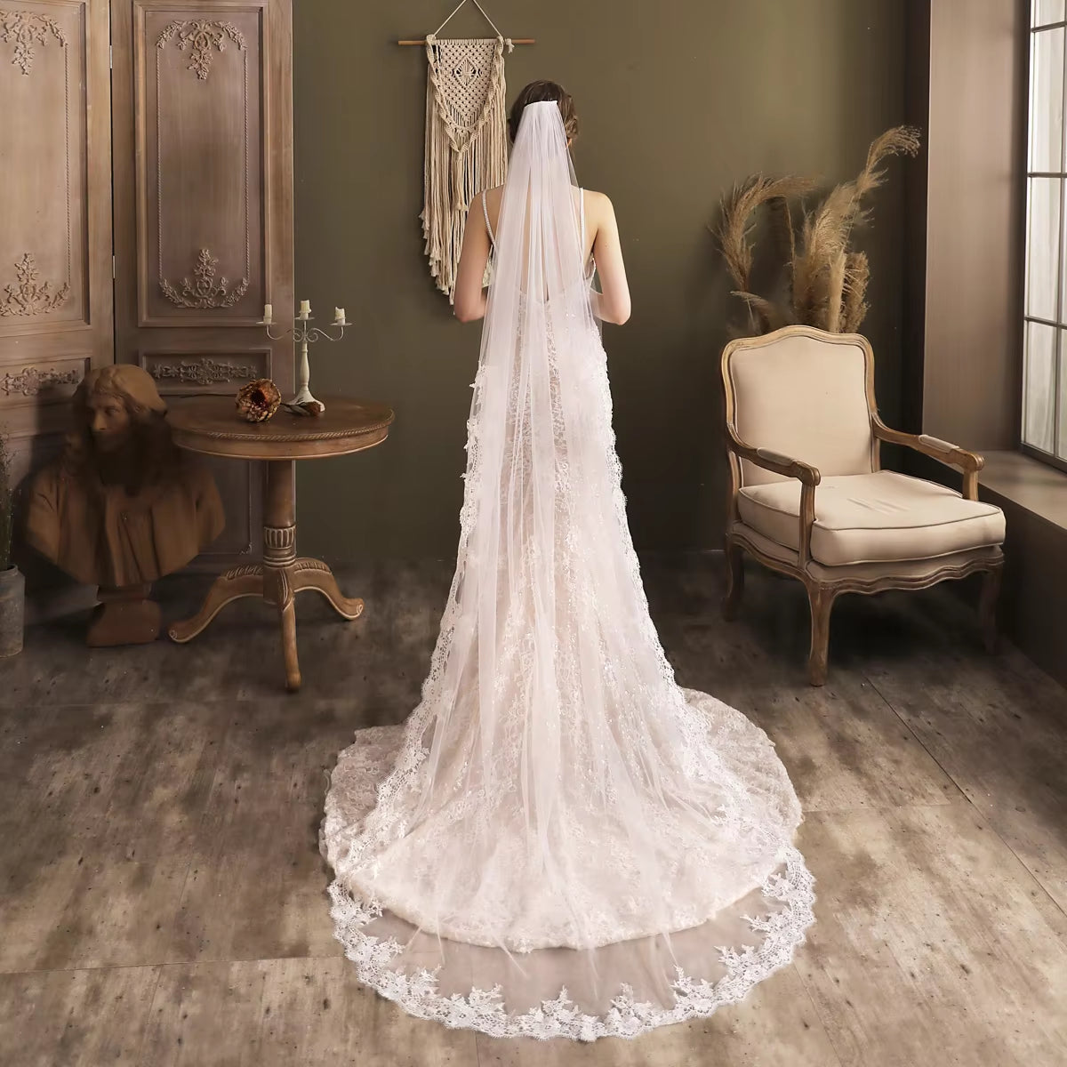 Long Lace Tulle Wedding Veil with Comb, Bridal Dress Accessory.