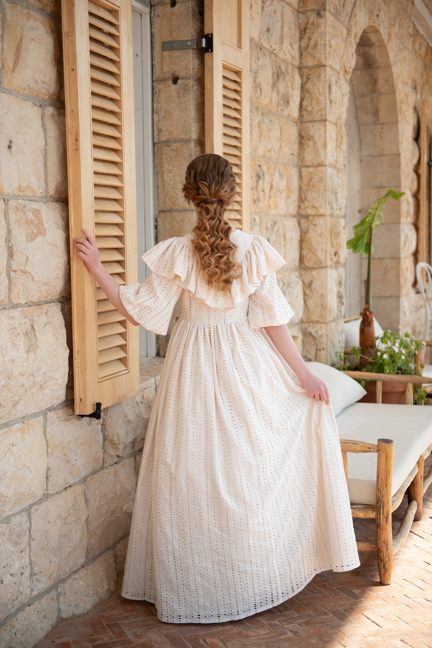 Ethereal Beige Overlay