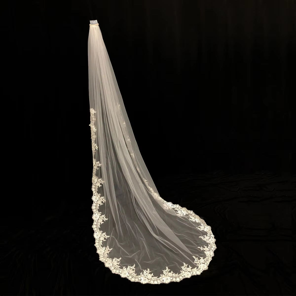 Long Lace Tulle Wedding Veil with Comb, Bridal Dress Accessory.