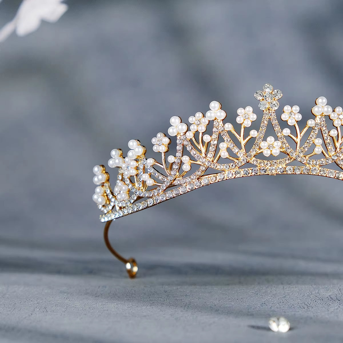Elegant Sparkly Wedding Tiara For Brides