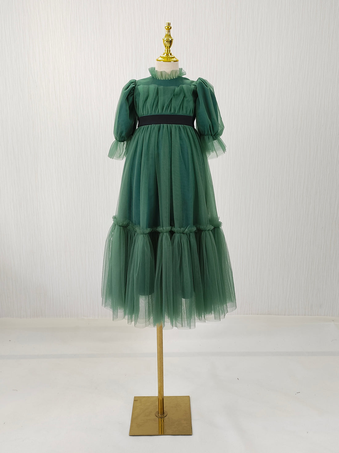 Emerald Green Ruffled Flower Girl Dress – Elegant & Stylish for Special Occasions