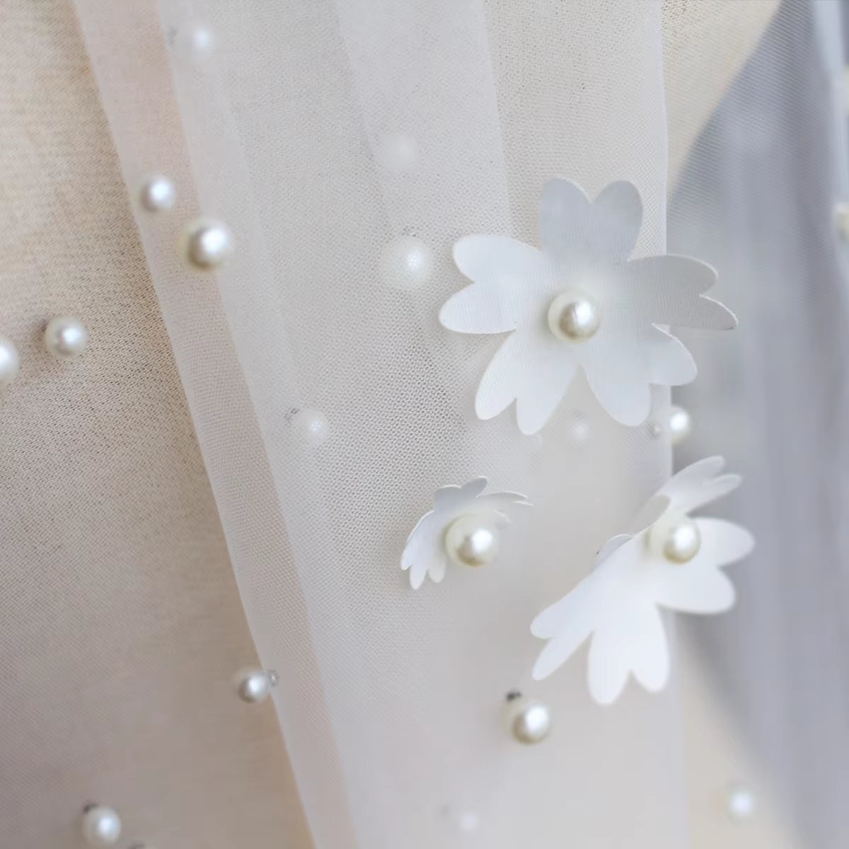 Luxurious Cathedral Wedding Bridal Veil Plain Tulle Cloth Flower Appliqued Imitation Pearls Beading-3 pcs