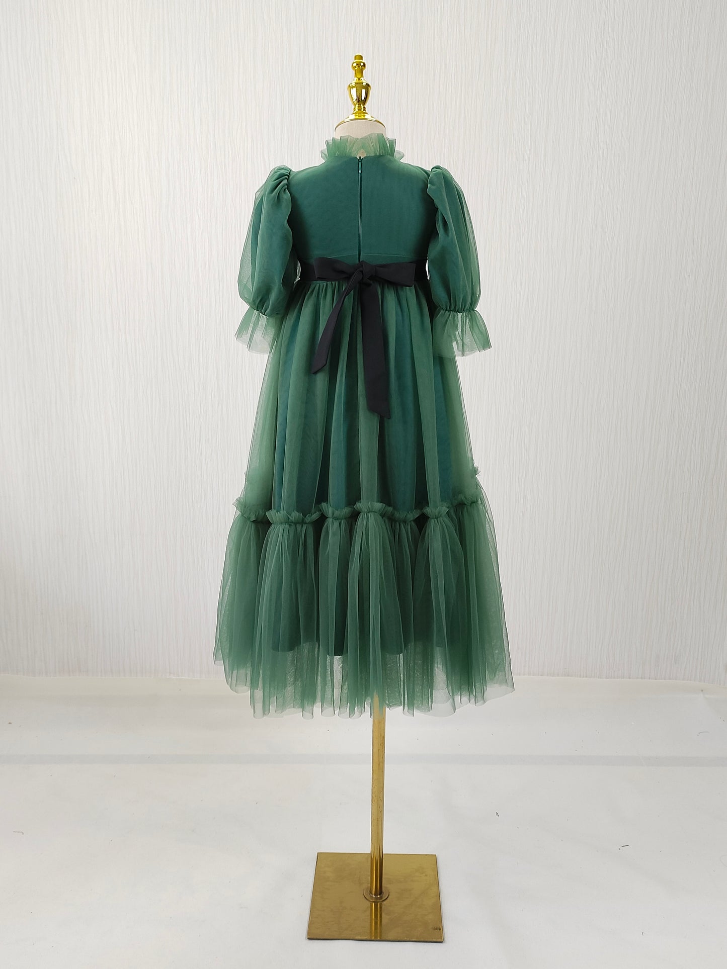 Emerald Green Ruffled Flower Girl Dress – Elegant & Stylish for Special Occasions