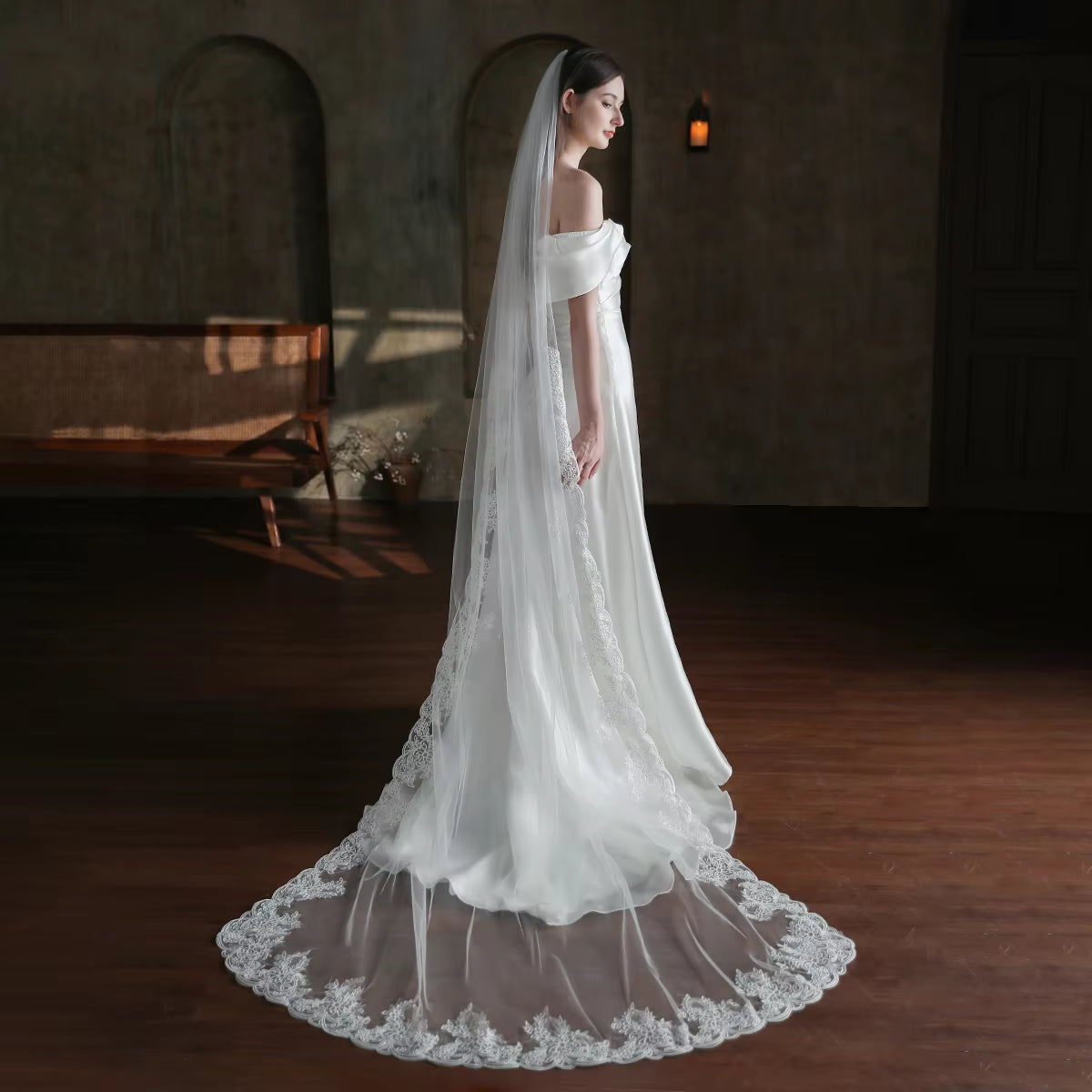 Elegant White One-Layer Chapel Bridal Veil with Lace Appliqué Edge