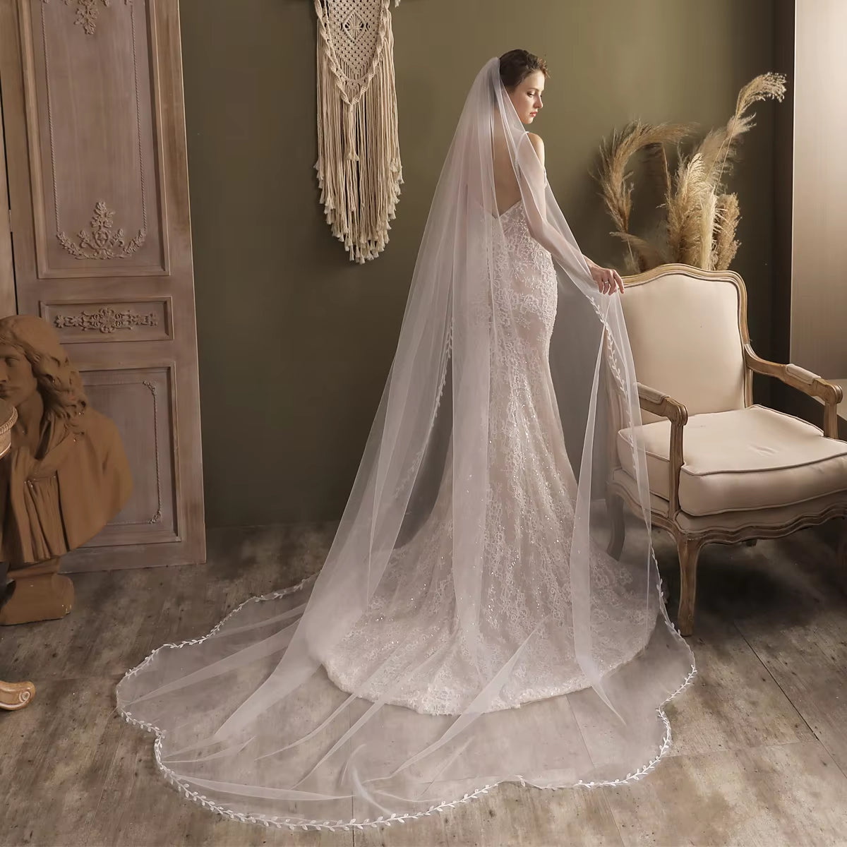 Luxury  Wedding Bridal Long Train Veil One-Layer Plain Tulle Pearl-Leaf Edge 