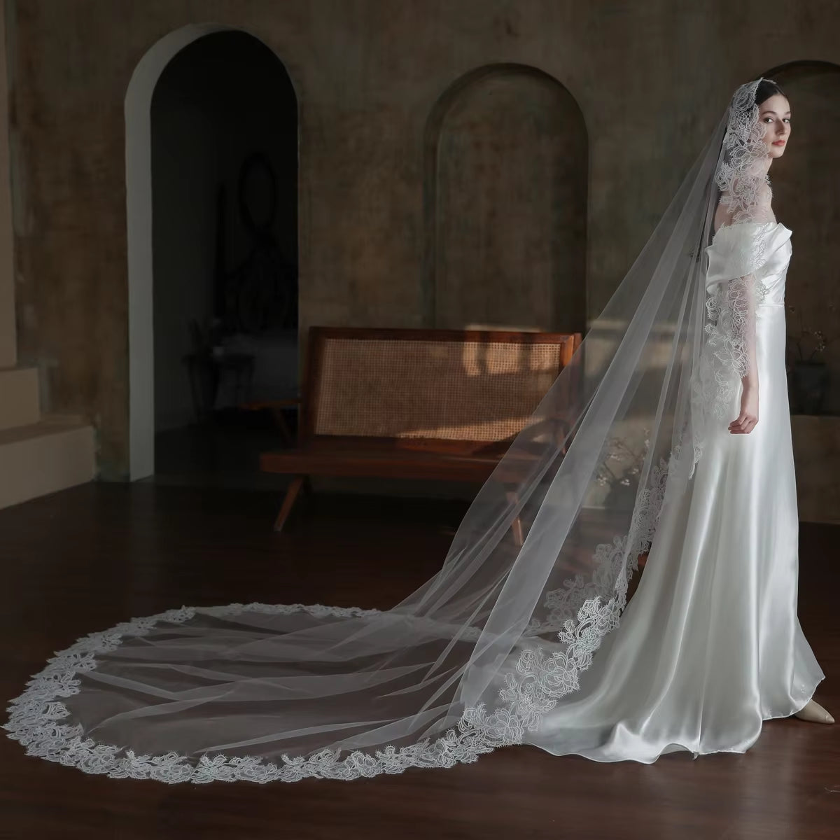 Luxury Royal Wedding Bridal Cathedral Veil One-Layer Lace Appliqued 