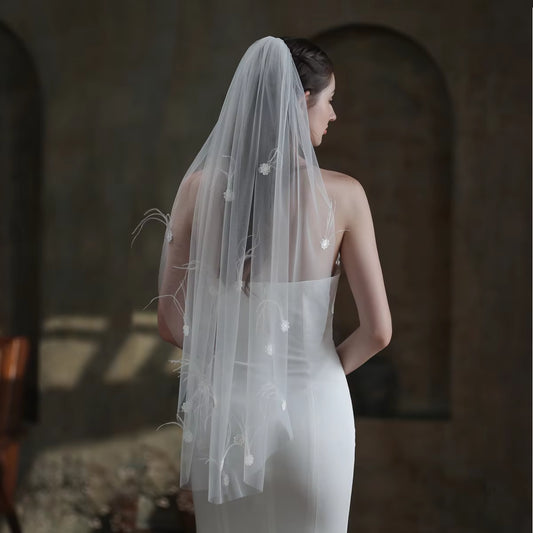 White Fingertip Bridal Veil with Soft Tulle and Feather Lace Appliqué