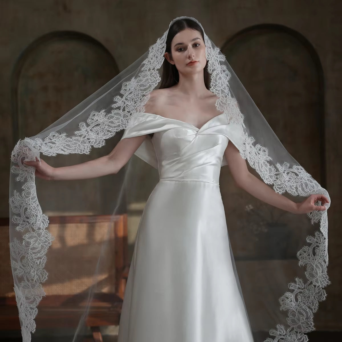 Luxury Royal Wedding Bridal Cathedral Veil One-Layer Lace Appliqued 