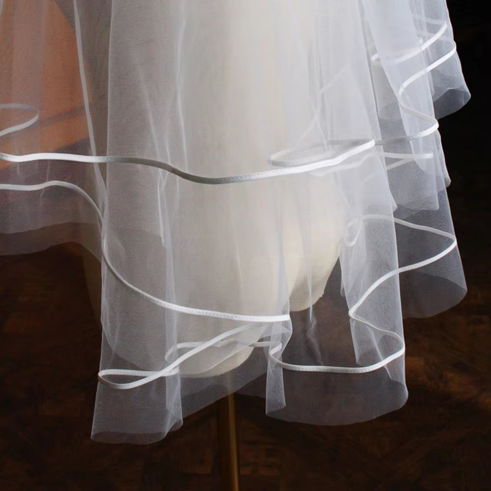 Exquisite Two-Layer White Bridal Veil with Plain Tulle and Ribbon Edge - Wedding Accessory with Hair Comb