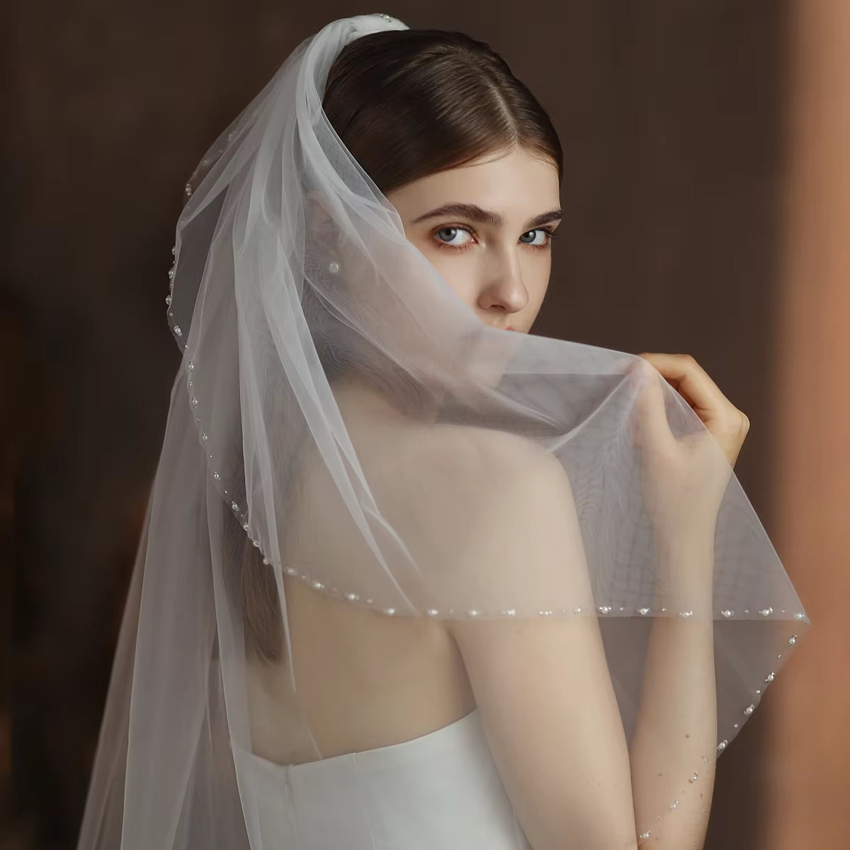 Exquisite One-Layer Bridal Veil with Crystal-Pearl Edging in White Tulle - Wedding Accessory."