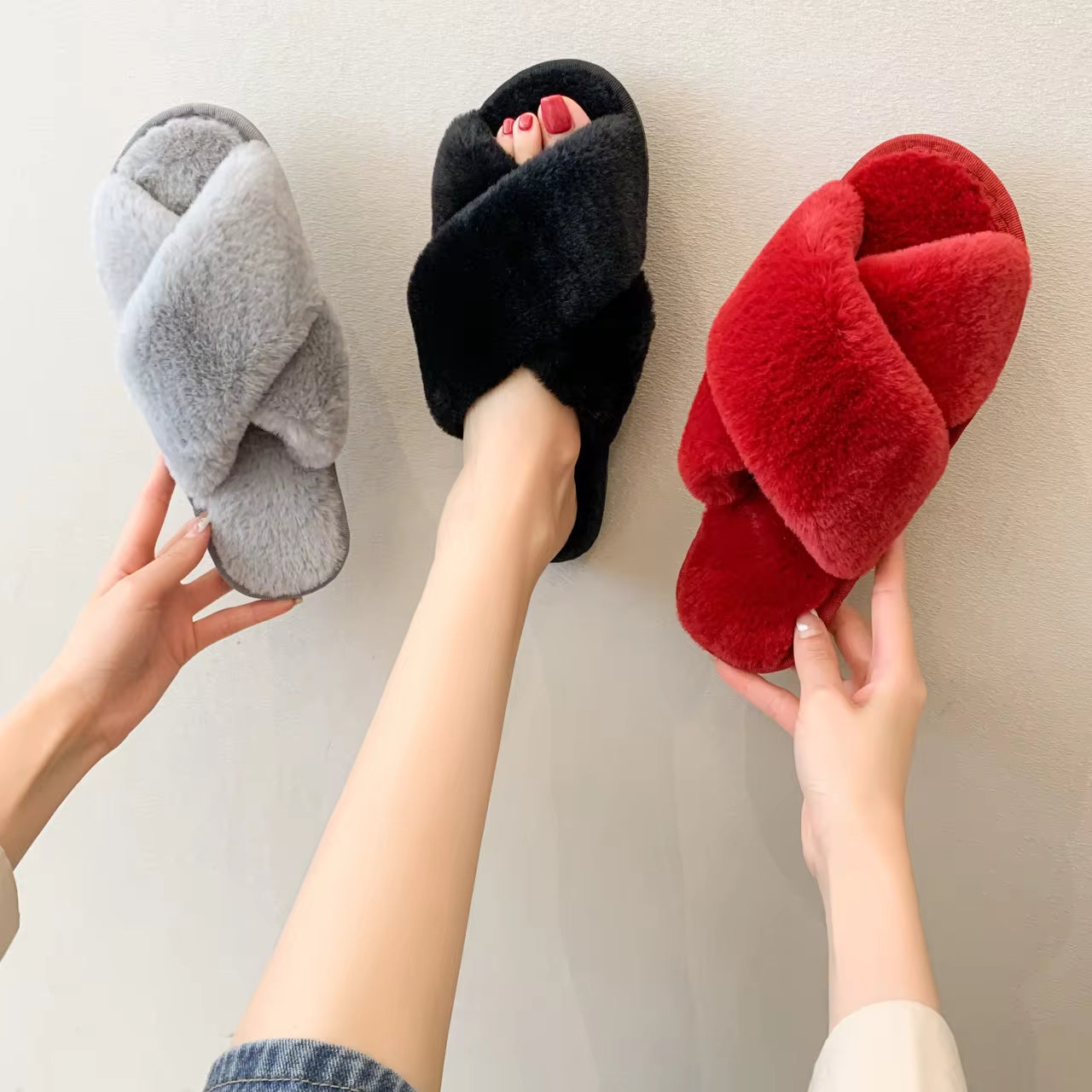 Cozy Luxe Women's Fluffy Cross-Band Fur Slippers