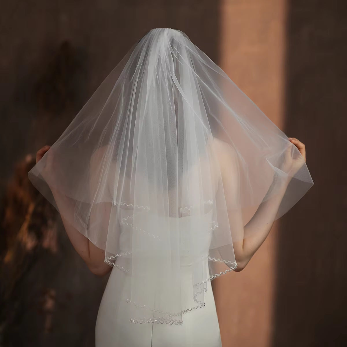    HandmadeTwo-Layer Semi-Transparent Tulle Sewing Pearls Edge Bridal Veil