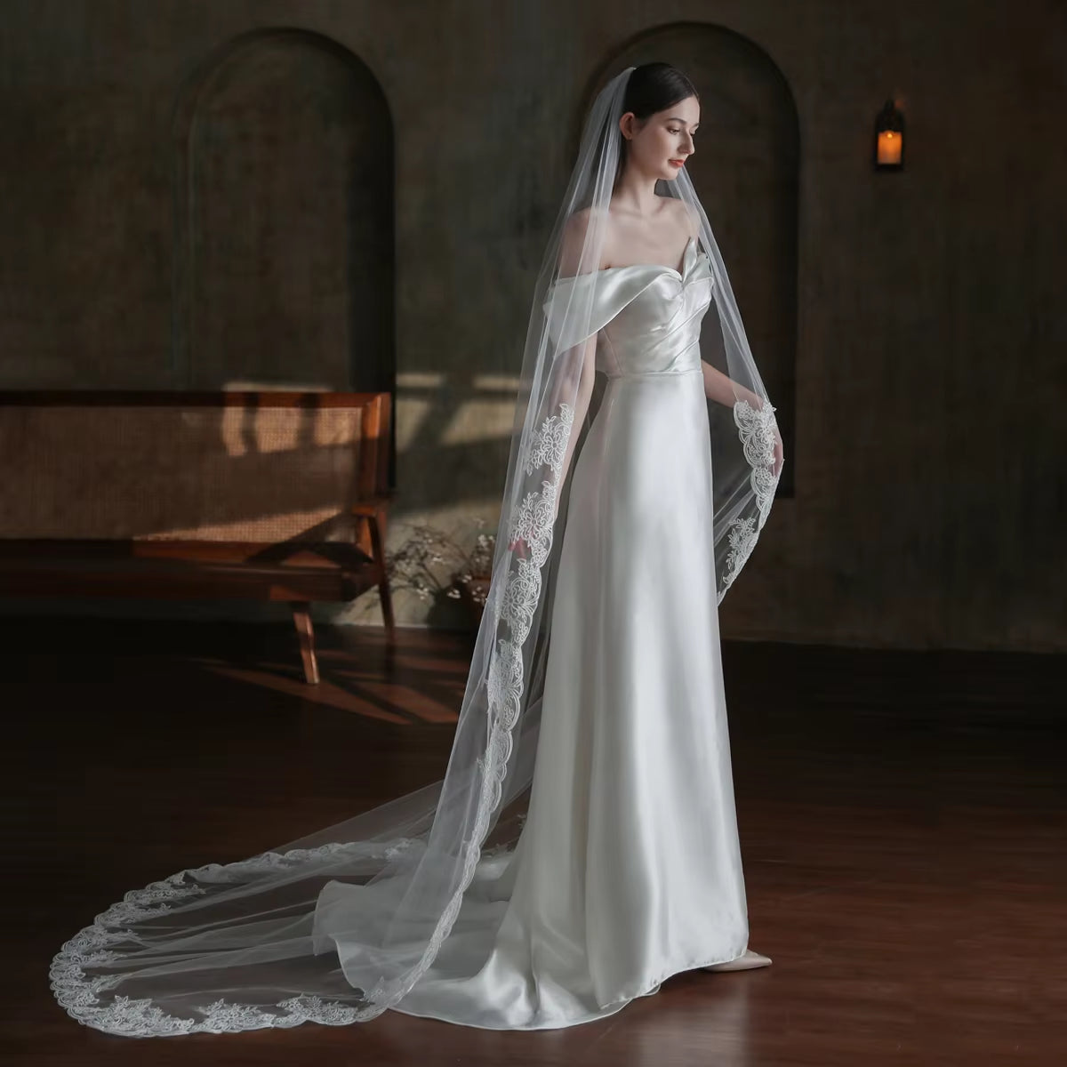 Elegant White One-Layer Chapel Bridal Veil with Lace Appliqué Edge